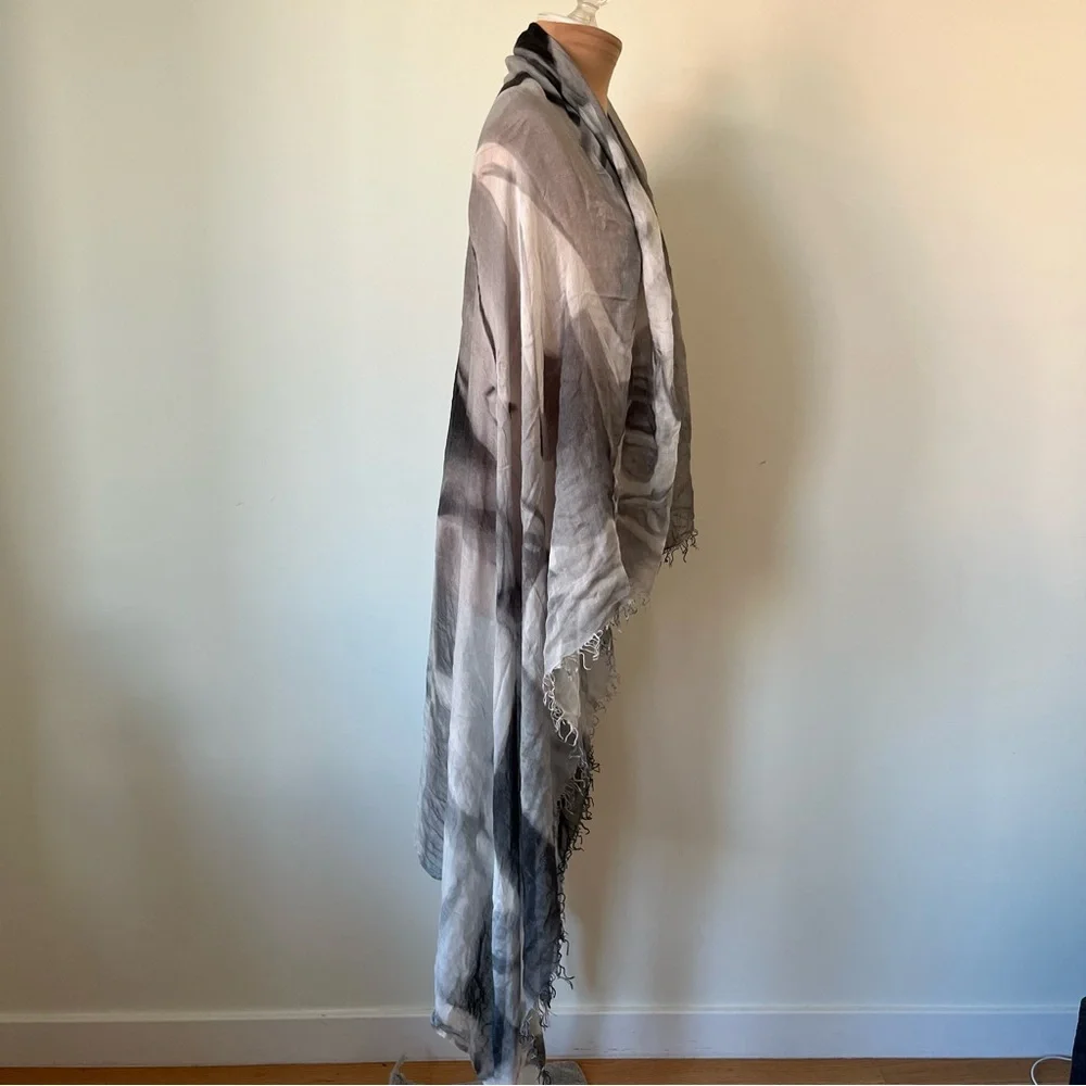 Suzi Roher Grey Face Design Modal Silk Lightweight Shawl Scarf EUC One Size